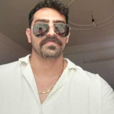 برنامه نویس، آلزایمری، جنگطلب،درتلاش برای دفع رضایت دیگران، علاقمند به یادگیری، «ورود مذهبی افراطی حامی گشت ارشاد، طرفدار اسرائیل, فمینیست، برائتی bul ممنوع»