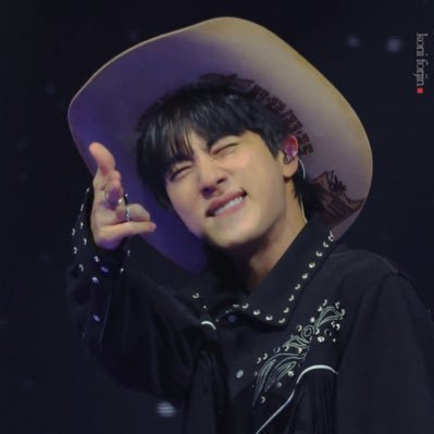 @bts_twt • 𝗠𝘆 𝗺𝗼𝗼𝗻 • #진• @𝗝𝗶𝗻 •