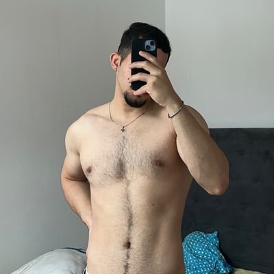 Contenido para adultos.🔞 Reposteando lo más hot de X. Amante de las vergas peludas y culos lampiños.
