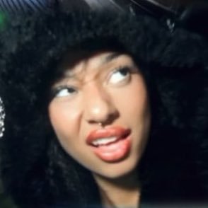 i love black women. god bless the mean girls // bitch i’m black