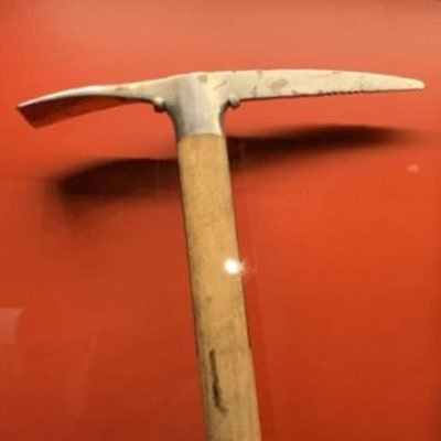 RamonMercader0's profile picture. Solo traigo un Piolet, nunca hizo falta más.