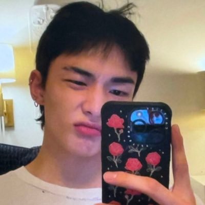 satellihst's profile picture. ⋆｡𖦹 tell me something I don't already know...
