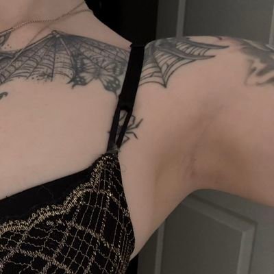 Gooners/Goonettes who wanna share porn together & goon out DM me please I'm horny 24/7 😩
M 19 DM to know other kinks (main: egirls, futa & goon captions)