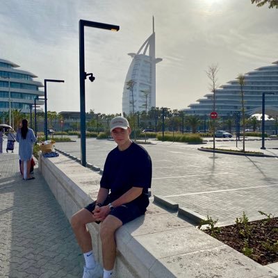 mrtnecom's profile picture. Launched 14 different brands which all failed but still, here I am giving zuck more money💀