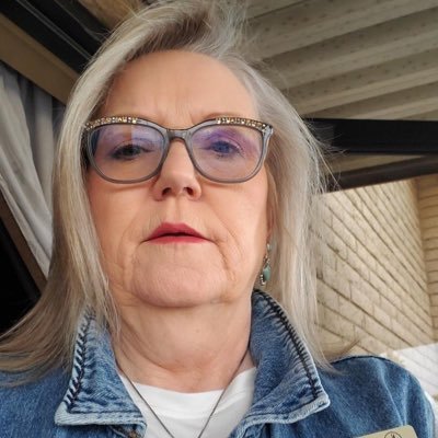 sandra_landon's profile picture. Inbox me with your Cashapp tag and PayPal for blessing