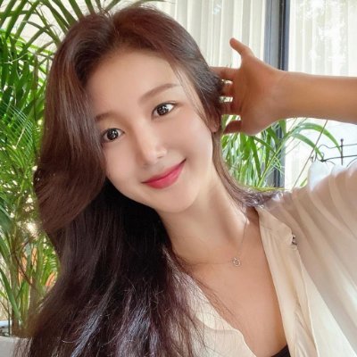 aniiypamee's profile picture. Don't watch the clock; do what it does. Keep moving forward. ⏳