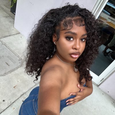 5’10 baddie . teacher . model influencer brand ambassador ig: joe.junkieee. nursing 🩺. promo? dm