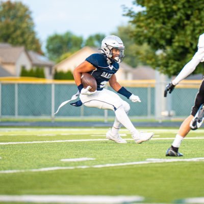 c/o2028 #3 RB/ATH |5’7|1:60| 3.9gpa @dakotafootball /@dakotabasketball/ track / Contact: 312-607-6374 riveraandrew415@gmail.com