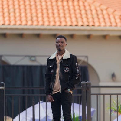 Techpreneur | Co-founder & CEO at @Devinno | front-end dev #lewisntadumba001@gmail.com