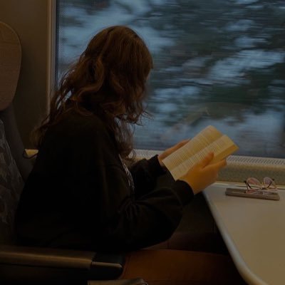 clo_reads's profile picture. 16 33 10 - me? complaining about things i have no control over like ferrari strategists or book tv adaptations? no never