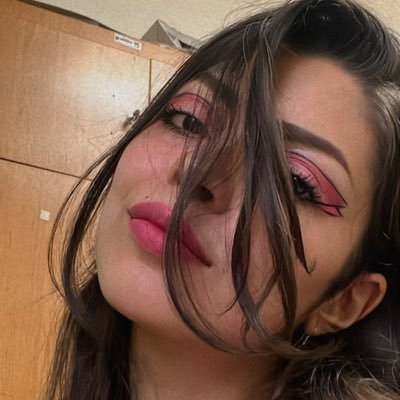 nanomaniac_'s profile picture. نانومانیاک اصلی «اگه زیر ۱۰۰ نانومتر باشی، نمیتونم ازت چشم بردارم!!» 🔬🦠 گربه‌م بهم فیدبک نمی‌ده، تو بده :)