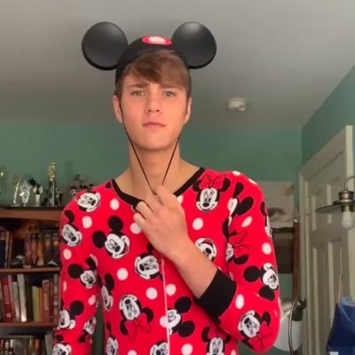 ‼️NSFW ‼️ Bi curious guy with men pajama kink/ fetish. All things guys in pajamas. Onesies Fleece Pjs . DM me to chat about pajamas