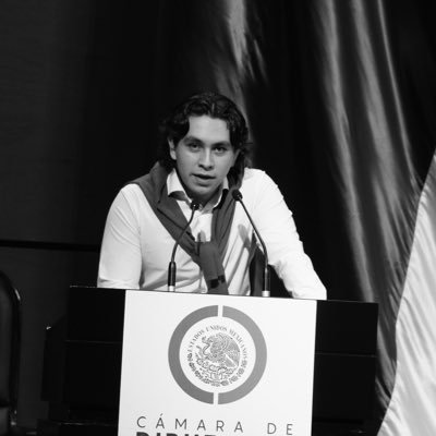 AxelVegaNavarre's profile picture. Politóloko.