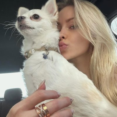 Merchii's profile picture. My name is  Johnson ，I work   Core operator of a family-run financial services business, founder of a medical beauty cent