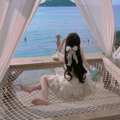 li_shanna78's profile picture. The world is big, may we all be as free and unfettered as the sea. 🌊☁️⛵️