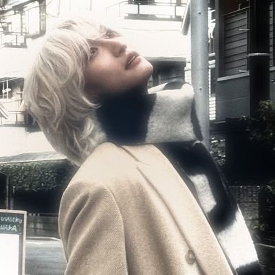 Web_Hwa's profile picture. !🪽                                          Seonghwa Utted🫀        !                                                                 A local gothic agender 🪐