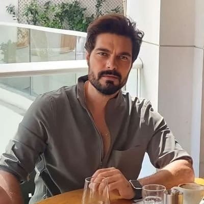 MOHANYa67's profile picture. Sleek ideas, bold execution.