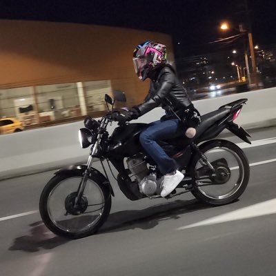 » 23y • estudante de química • a cabeleireira que gosta de carros • @_Frainer_ ‘s wife • parceira cadillac auto