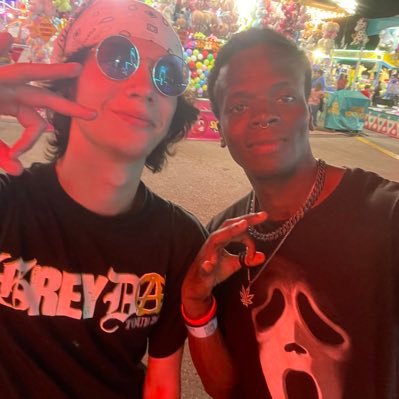 CottrellKo357's profile picture. Artist 420 friendly emo 20 I have a kid single father