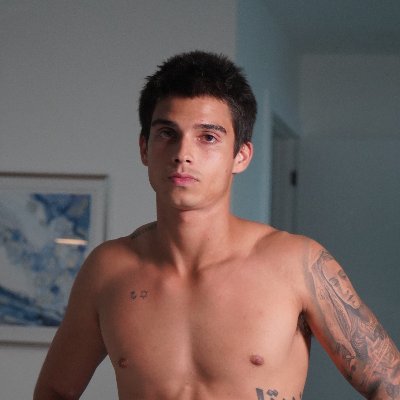 fabiandherssss's profile picture. Bi-Curious Miami Boy 👀
MAIN: @fabidhers