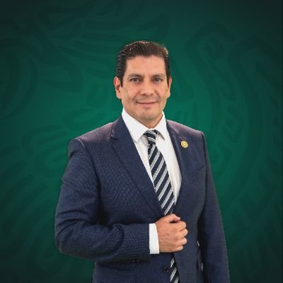 Esposo de Isa, Papá de Victoria y Valentina, Diputado Federal por el Distrito 08 de Morelia y Dirigente del PVEM en Michoacán.