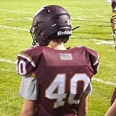 5' 9 |
140 lbs |
c/o 2028 |
3.3 gpa |
plays football and basketball for LeRoy Highschool (LeRoy, IL) | PG 🏀 | WR&K 🏈