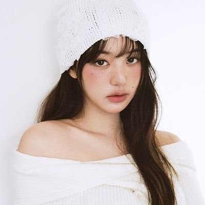 ㅤ 𝓼ilhouette 𝑜𝒻 𝘥𝘳𝘦𝘢𝘮 𝘭𝘢𝘥𝘺 on heaven, 𝓦onyoung