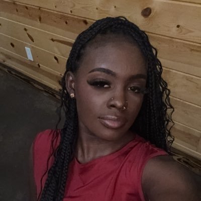 iammzoe1's profile picture. Mommy of one💕 #LLHILDA🕊