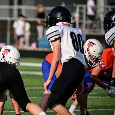 c/o 2029 | WR, TE, MLB, OLB | 5’6ft 126lbs | 4 sport athlete | 🏈🏀🏃⚾️ | Hudl: https://t.co/D8jMvcbKit |