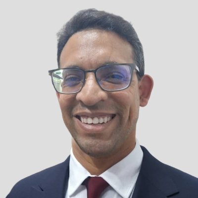 Escritor, periodista, creador y curador de contenido. Lector voraz, amante de la Scifi, la fantasía, el cine y el rock progresivo. Aprendiz de Marketing Digital