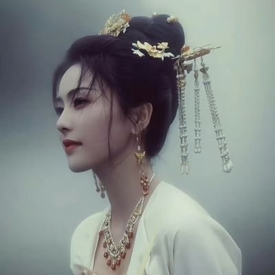 TranBichTuyen08's profile picture. 