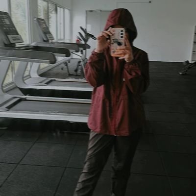 booksandthought's profile picture. All over the place.