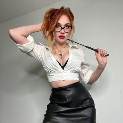Embracing my enchanting dominance with a touch of https://t.co/mwBHnq8zCg a captivating BDSM goddess,l will guide you on a journey of pleasure and exploration 🖤❤︎︎