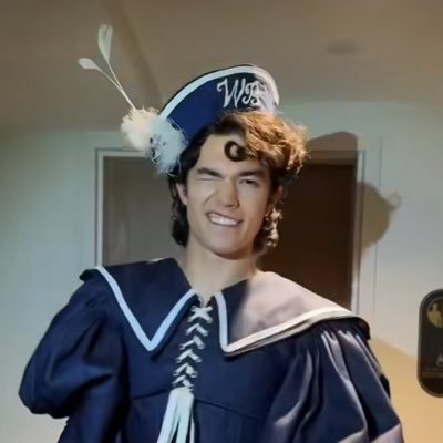 isitovernow_13's profile picture. 