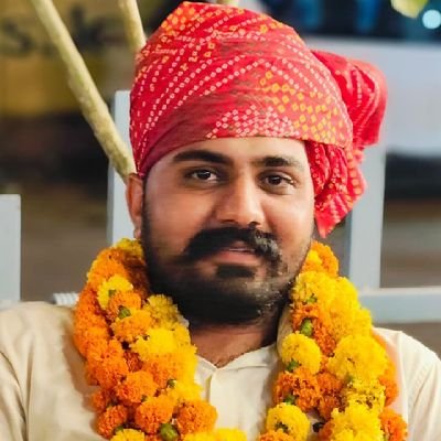 University of Rajasthan🧑✈️Law student⚖️
अन्याय के खिलाफ संघर्षरत 💪
👳Farmer & Desi 😎☕
सेवा परमो:धर्में🙏
#SI_भर्ती_2021_रद्द_करो✌️ leadership, socialist🎤