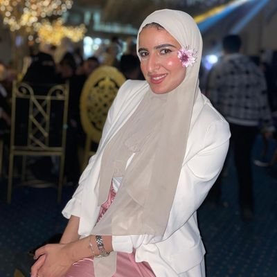 أَنْتَ وَلِيِّي فِي الدُّنْيَا وَالْآخِرَةِ تَوَفَّنِي مُسْلِمًا وَأَلْحِقْنِي بِالصَّالِحِينَ .