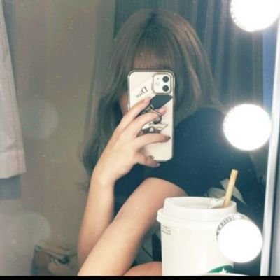 finbara48920's profile picture. 