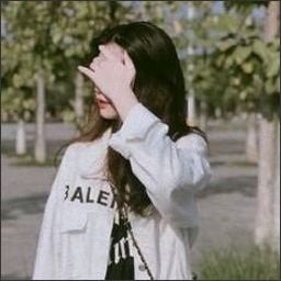 almuimu60060's profile picture. 你穿白衬衫真好看，想扯掉当手铐。