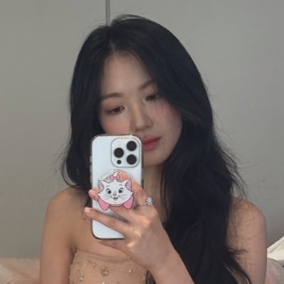 asyifaslm's profile picture. 