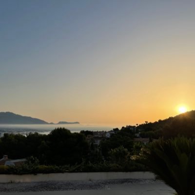 arashattar77's profile picture. 