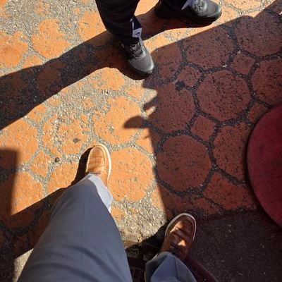 DaikwonN97613's profile picture. 퇴직을 앞두고 '주식&부동산 공부와 투자'를 시작하였습니다.
상당히 많은 돈을 주식리딩방의 달콤한 꾐에 빠져 손실 처리한뒤, 지고는 못사는 성격인지라 공부하고 있습니다.
나처럼 손실나면 누군가는 수익을 챙기듯, 이젠 수익을 챙기는 쪽에 서 보려 합니다.