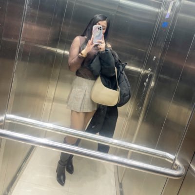Cirujano dentista 🦷también Ejecutiva de ventas 👩🏻💼Universitario &básquetbol 🏀 Instagram flori.s.qui. gymlover 🏋️♀️ mama de Linda Camila 👼🏻 Perfulover