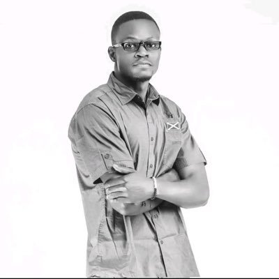 Chercheur en Droit de l'environnement et développement durable à l'université de Kinshasa. Activiste pour le climat et des droits humains.