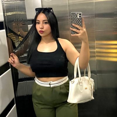 selvikayaslan's profile picture. 