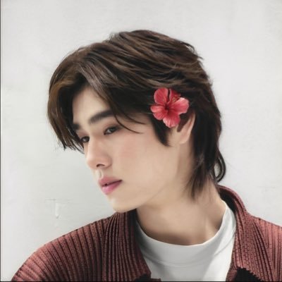 the tea’s all about pond kissing phuwin and joong kissing dunk.