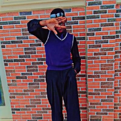 Godwinanzlove's profile picture. 