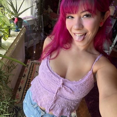 LizzyInMotion's profile picture. Imagine this x10 in the DMs 👀