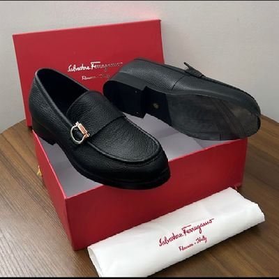Creative, Thespian, Businessman Dealer 𝓲𝓷 Shoes, wrappers 𝓪𝓷𝓭 Bags etc.