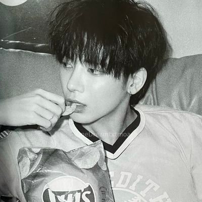 insozayn's profile picture. fan account. s!her. I think some people are born to be alone forever...