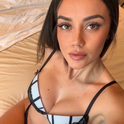 Iām naughty šæ and Iām available for fun 𤩠cause am a lady with a lot of fun ššš¤©
